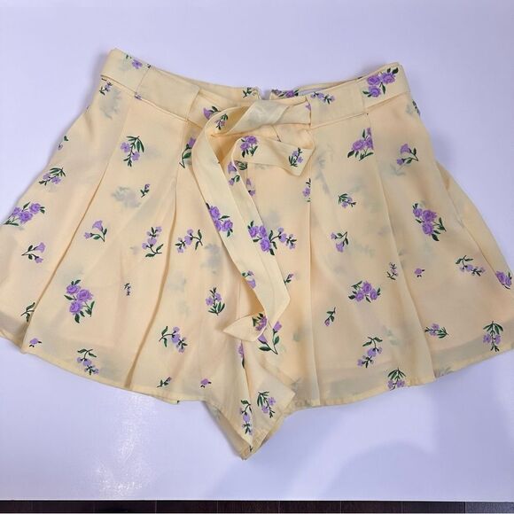 Aritzia Sunday Best Westley Short in Pastel Yellow Orchid Sz 4 - Picture 2 of 9